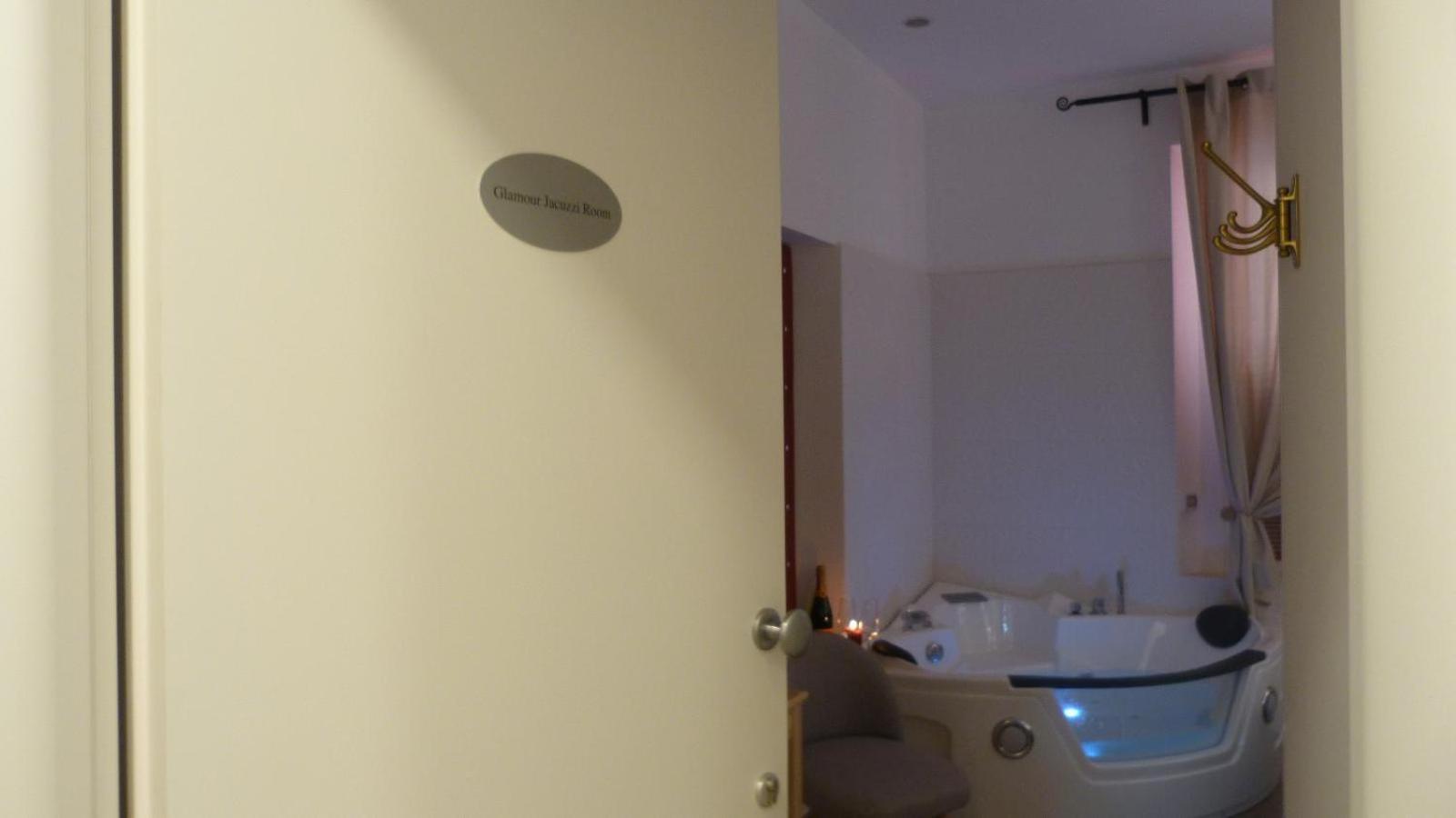 Flatinrome Trastevere Deluxe Rooms - Green Patio Eksteriør bilde