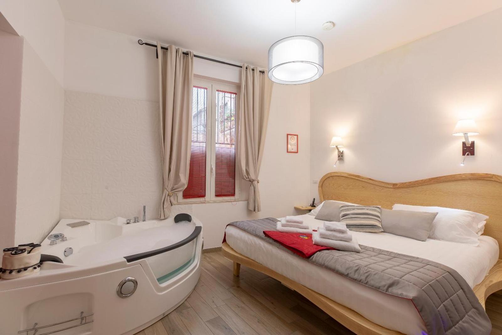Flatinrome Trastevere Deluxe Rooms - Green Patio Eksteriør bilde