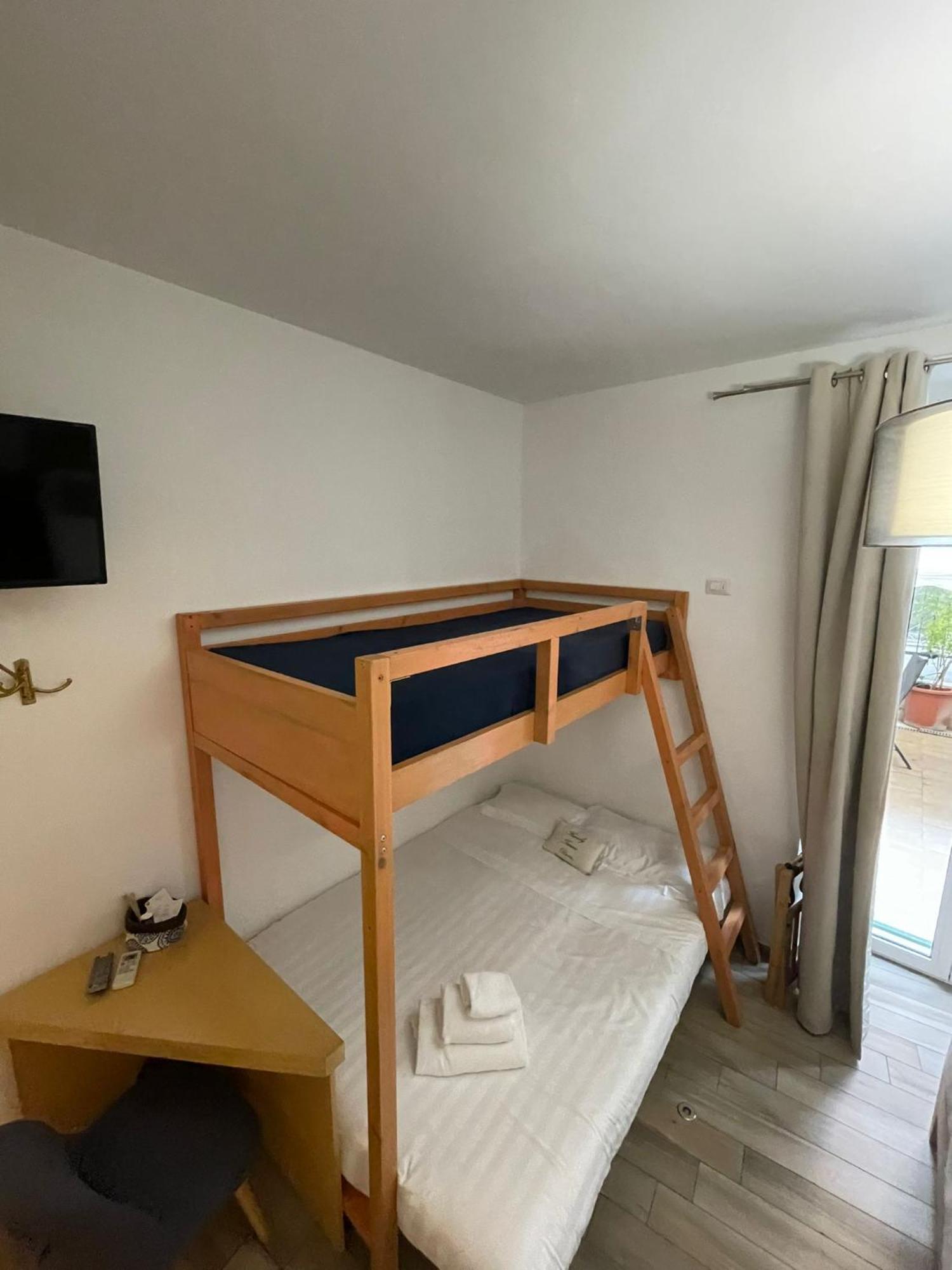 Flatinrome Trastevere Deluxe Rooms - Green Patio Eksteriør bilde