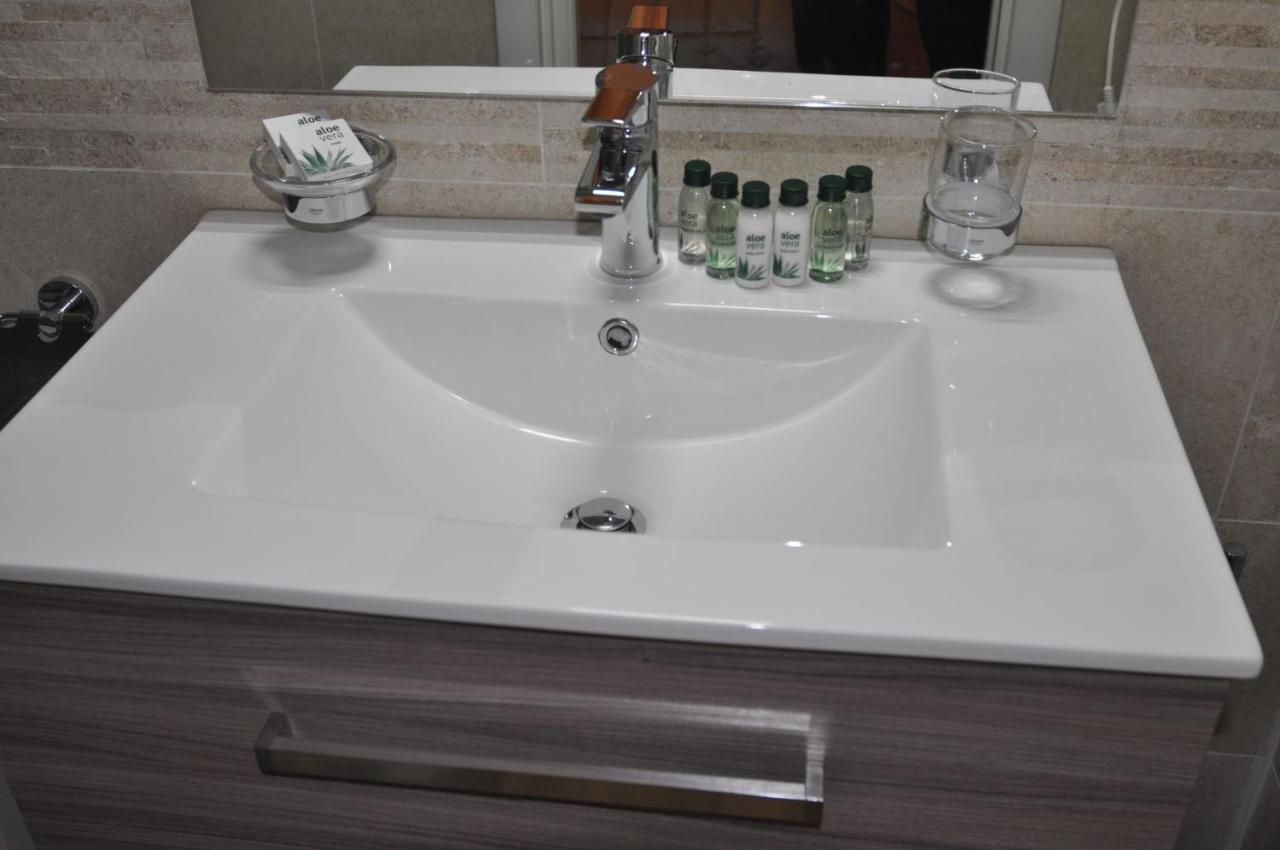 Flatinrome Trastevere Deluxe Rooms - Green Patio Eksteriør bilde